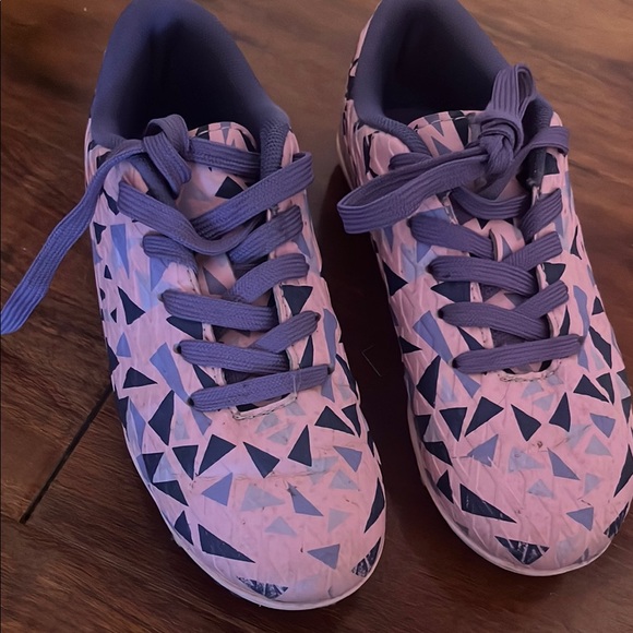 Girls Pink and Purple Softball Cleats - Picture 1 of 3